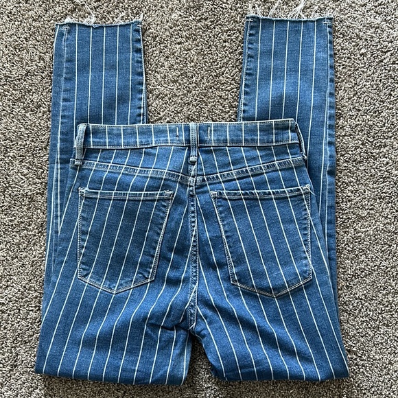 A&F High Rise Jeans - Picture 4 of 4